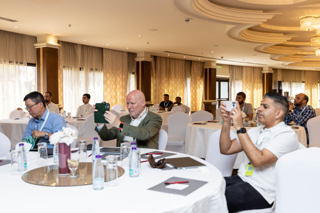 مثّلت هذه الفعالية إنجازًا بارزًا باعتبارها أول حدث حضوري تنظمه مجموعة مستخدمي أوراكل في المملكة العربية السعودية (KSAOUG)، حيث جمعت بين خبراء أوراكل العالميين والمستخدمين المحليين لتبادل المعرفة، واستعراض الابتكارات، وتعزيز التعاون ضمن منظومة أوراكل في المملكة والمنطقة.